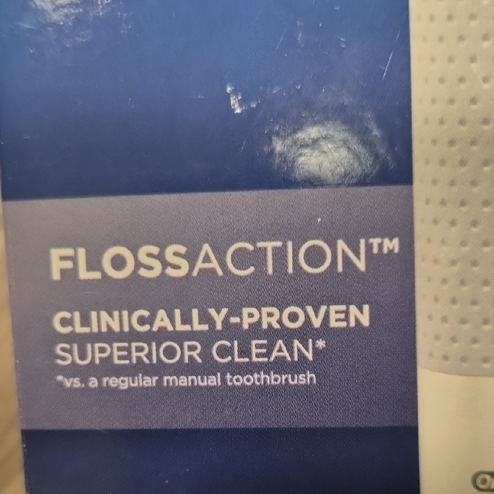Rechargeable Toothbrush - Picture 6 of 9